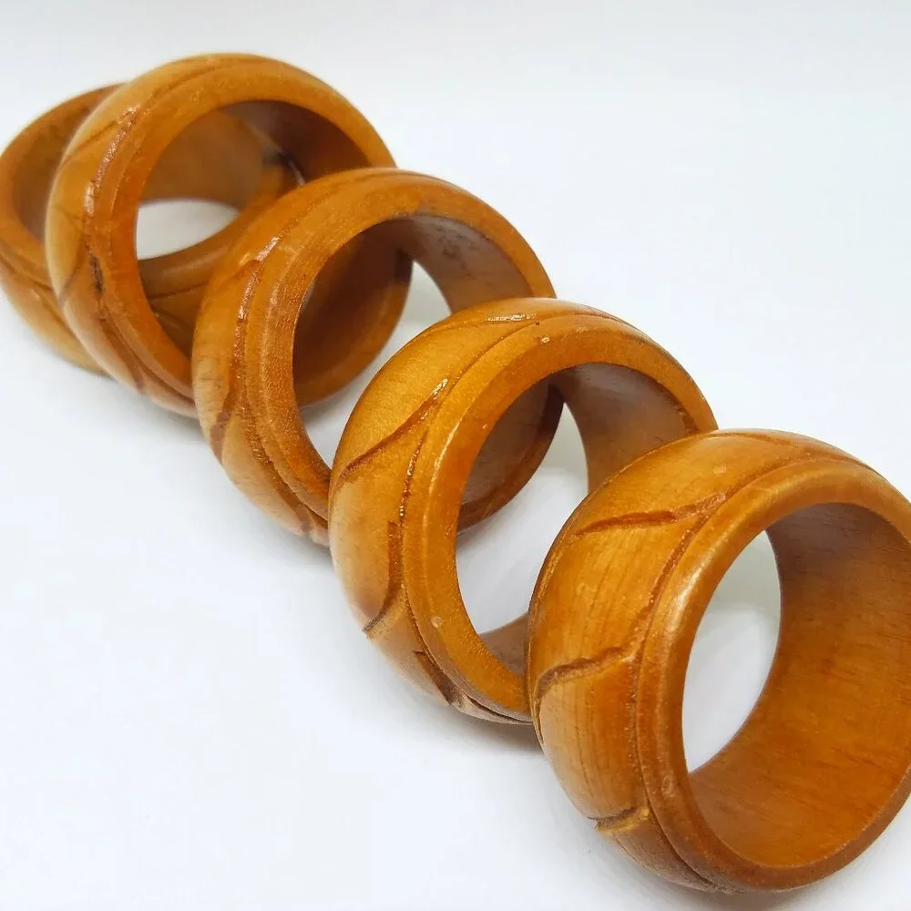 Vintage MCM Kemp & Beatley Carved Wood Wooden Napkin Rings - Set of 5